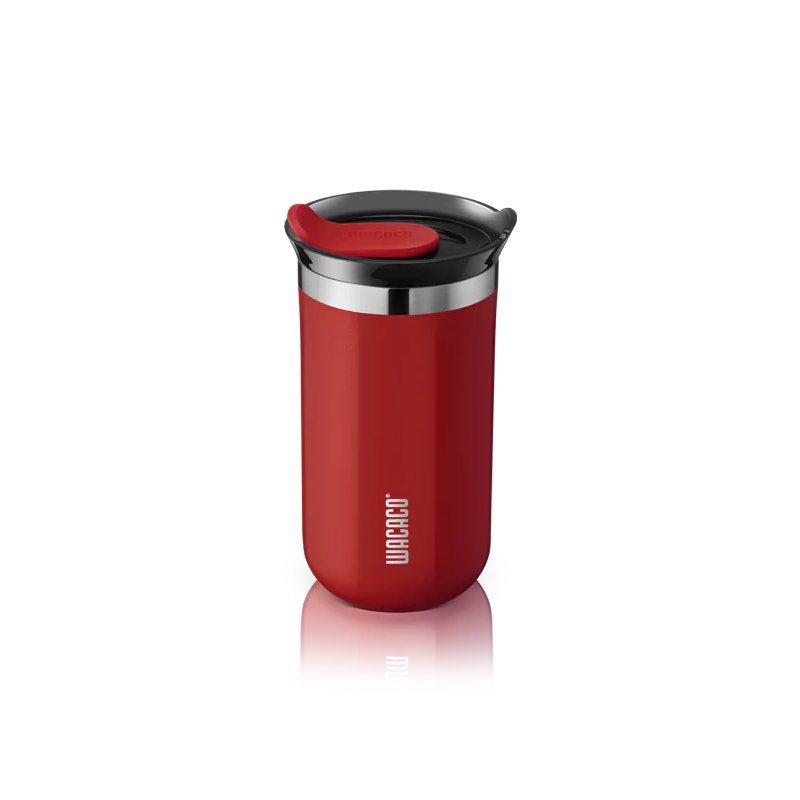 Mug isotherme rouge Wacaco Octaroma. Capacité de 300 ml.