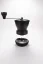 Hario Skerton Plus čierny ručný mlynček na kávu, pohľad spredu