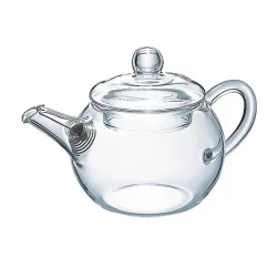 Hario japonská kanvica na čaj s objemom 180 ml. Hario japonská kanvica na čaj s objemom 180 ml.