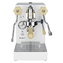 Máquina de café doméstica de palanca Lelit Mara PL62X en color blanco, ideal para preparar un delicioso Americano. Máquina de café doméstica de palanca Lelit Mara PL62X en color blanco, ideal para preparar un delicioso Americano.