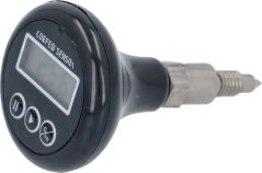 Digitalen Thermometer mat ronnem schwaarze Gehäus, engem Display an enger laanger Gewandsonde.