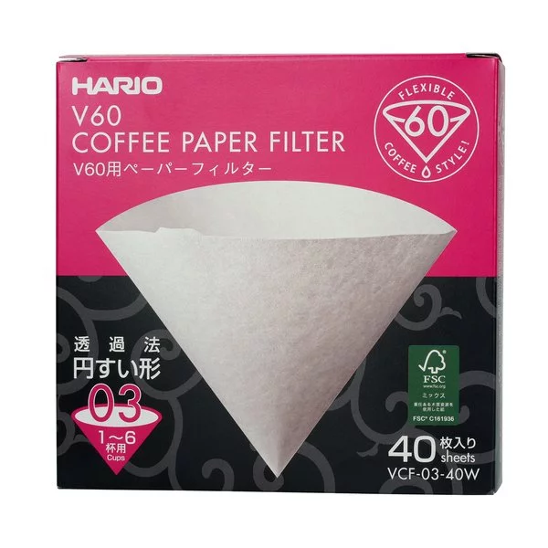 Emballage original de filtres en papier Hario V60-03 sur fond blanc