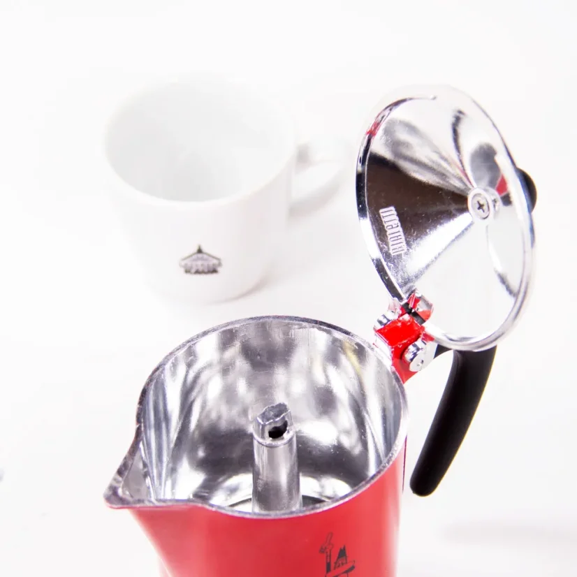 Space for brewed coffee in the Bialetti Rainbow 6 moka pot.