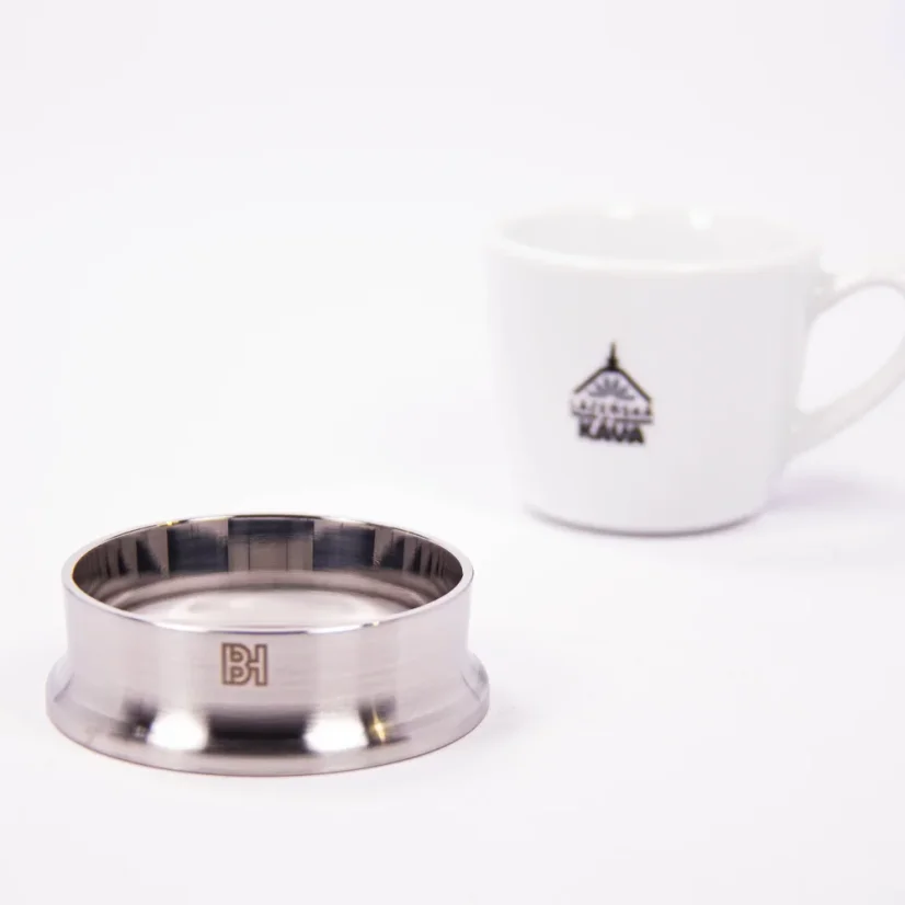 Anneau Barista Hustle avec café.