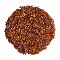 Sypaný čaj Rooibos Natural na bielom pozadí, pohľad zhora Sypaný čaj Rooibos Natural na bielom pozadí, pohľad zhora