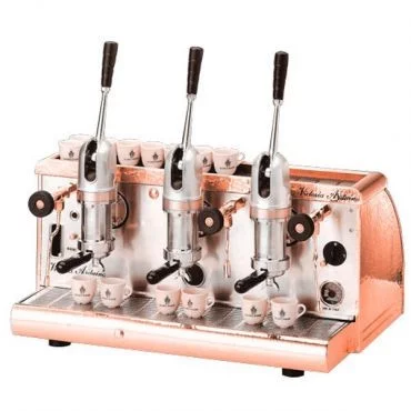 Machine à café professionnelle à levier Victoria Arduino Athena Leva 3GR avec fonction buse vapeur, adaptée pour cafés et restaurants.