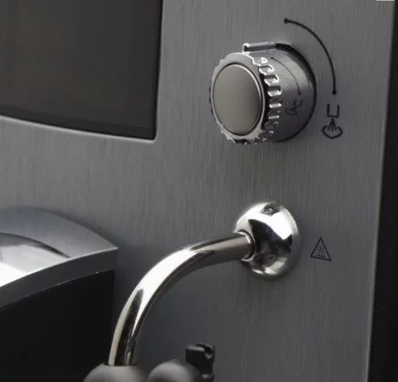 Domáci automatický kávovar Nivona NICR 670 s príkonom 1455 W.