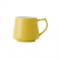 Żółty kubek do kawy Origami o pojemności 320 ml.