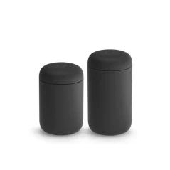 Matte black Fellow Carter Everywhere Mug with a capacity of 473 ml, suitable for men. Matte black Fellow Carter Everywhere Mug with a capacity of 473 ml, suitable for men.