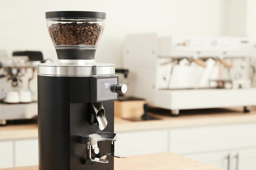 Mahlkonig E65S grinder with mini hopper and 250g coffee beans.
