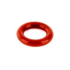 Anneau rouge Comandante sur un fond blanc Anneau rouge Comandante sur un fond blanc
