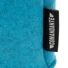 Blauer Filzhülle Comandante C40 Felt Sleeve Lagoon, entworfen zum Schutz von Handmühlen.