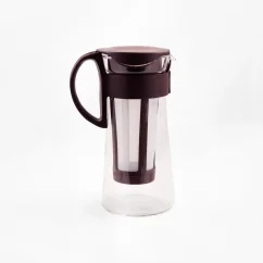 Brown Hario Mizudashi cold brew bottle with a capacity of 600 ml, ideal for making cold coffee.