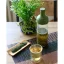 La bouteille à thé glacé en verre de couleur verte est idéale pour préparer un cold brew rafraîchissant.
