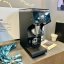 Espresso-Mahlwerk Victoria Arduino Mythos MYONE in schwarzer Farbe mit einer Leistung von 800 W ist die ideale Wahl für Kaffee-Liebhaber. Espresso-Mahlwerk Victoria Arduino Mythos MYONE in schwarzer Farbe mit einer Leistung von 800 W ist die ideale Wahl für Kaffee-Liebhaber.