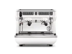 Profesionálny pákový kávovar Nuova Simonelli Appia Life Compact 2GR v výraznej červenej farbe.