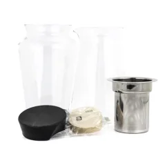 Le filtre à froid en acier inoxydable Hario Shizuku Slow Drip Brewer est idéal pour préparer une boisson à base de café glacé.