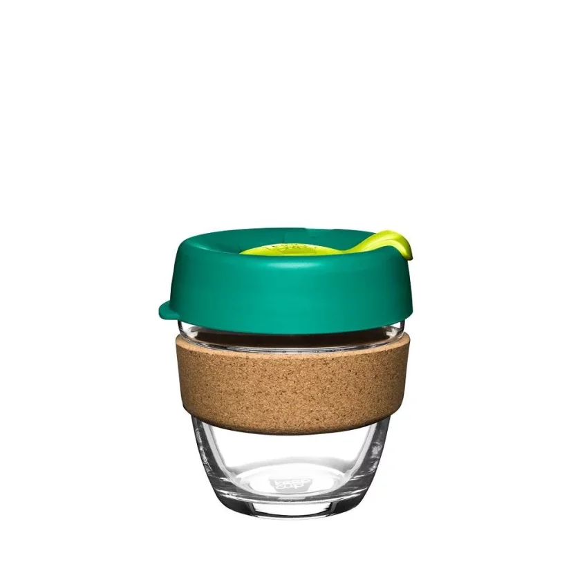 Termohrnček KeepCup Brew Cork Milkweed s objemom 227 ml, vhodný do mikrovlnky, ideálny na cestovanie.