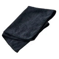 Schwarzes Handtuch von Ascaso für die Bedienung einer Siebträger-Kaffeemaschine.