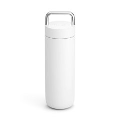 Practical travel mug in white design.