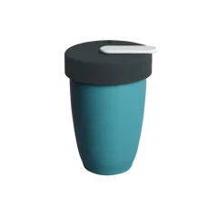 Termo taza azul Loveramics Nomad de 250 ml, ideal para usar en cochecito.