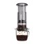 Aeropress Clear Smoked má krásny krištáľovo čierny dizajn. Aeropress Clear Smoked má krásny krištáľovo čierny dizajn.