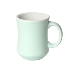 Mug bleu Loveramics Hutch d'une contenance de 250 ml, idéal pour le café filtre et le thé.
