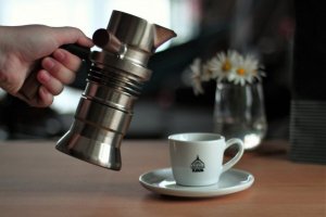 Moka-Kanne für echten Espresso: 9Barista Espressomaschine