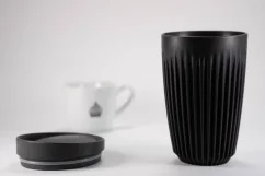 Termo taza negra de 350 ml con taza de café
