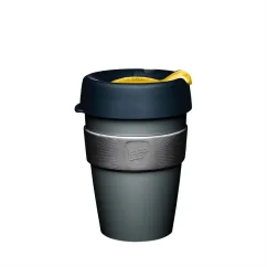 Plastový termohrnček s objemom 340 ml a čiernym viečkom
