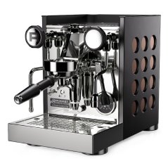 Namų naudojimo rankinė kavos virimo aparatas Rocket Espresso Appartamento TCA juodos ir vario spalvų derinio.