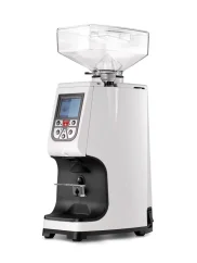 Biely mlynček na espresso Eureka Atom 60 z Talianska.