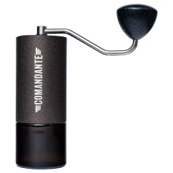 Macinacaffè manuale Comandante C40 MK4 Nitro Blade Copper Mountain in elegante design rame.