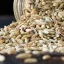 BIO Fenchel ist 100% reines ätherisches Öl, das einen Kräuterduft bietet, der ideal für Aromatherapie ist.