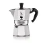 Cafetière Moka Bialetti Moka Express pour la préparation d'une tasse de café, adaptée à une utilisation sur un brûleur à gaz.