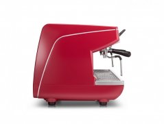 De zijkant van de rode Nuova Simonelli Appia Life koffiemachine