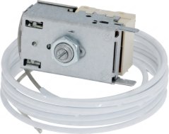 Verdampferthermostat mat engem Metallgehäus, enger Astellschrauf an enger wäisser opgerollter Kapillarleitung.