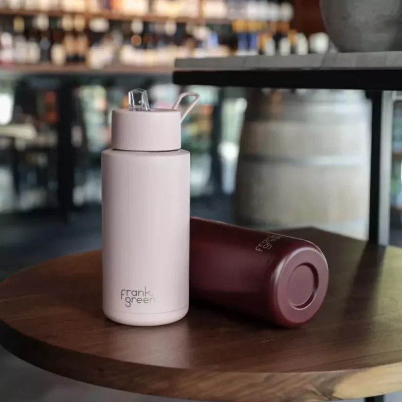 Termohrnček s objemom 1000 ml, ružová farba, vyrobený bez BPA.