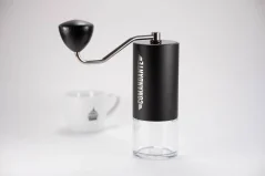 Comandante ponúka širokú škálu hrúbky mletia, od espressa po french press. Comandante ponúka širokú škálu hrúbky mletia, od espressa po french press.