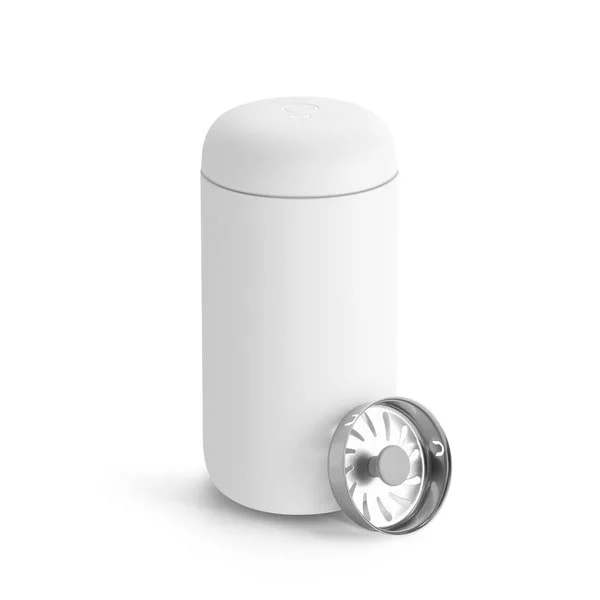 Gobelet isotherme blanc Fellow Carter Move Mug d'une capacité de 355 ml, conçu pour les voyageurs écologiquement responsables.