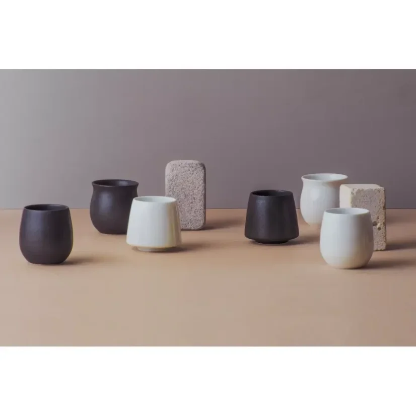 Mug noir pour café filtré Origami Pinot Flavor Cup est un accessoire stylé et élégant pour votre café.