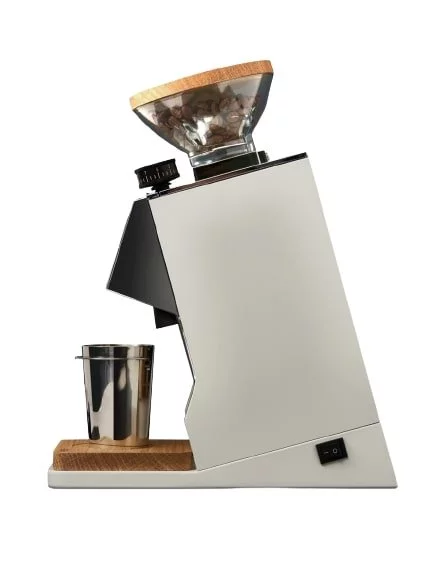 Espressový mlynček na kávu Eureka ORO Mignon Single Dose vo svetlobielom prevedení s mleciemi kameňmi o veľkosti 65 mm.