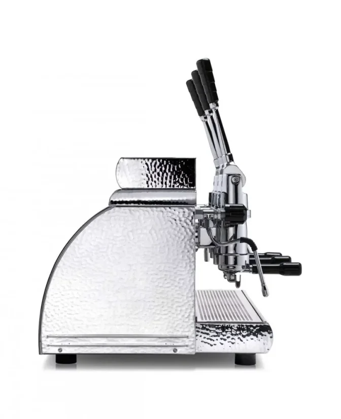 Machine à café professionnelle Victoria Arduino Athena Leva 3GR, idéale pour préparer un délicieux Americano.