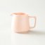 Taza de porcelana para café de filtro en color rosa de la marca Origami.