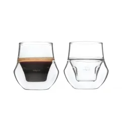 Dos vasos Propel Espresso del set Kruve EQ Glass, hechos de vidrio de alta calidad con una capacidad de 150 ml, ideales para los amantes del espresso.