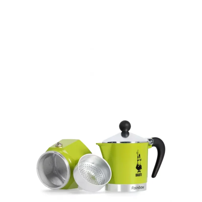 La cafetière moka Rainbow 3 en vert est un choix idéal pour préparer du café et convient à une utilisation sur des plaques de cuisson en vitrocéramique.