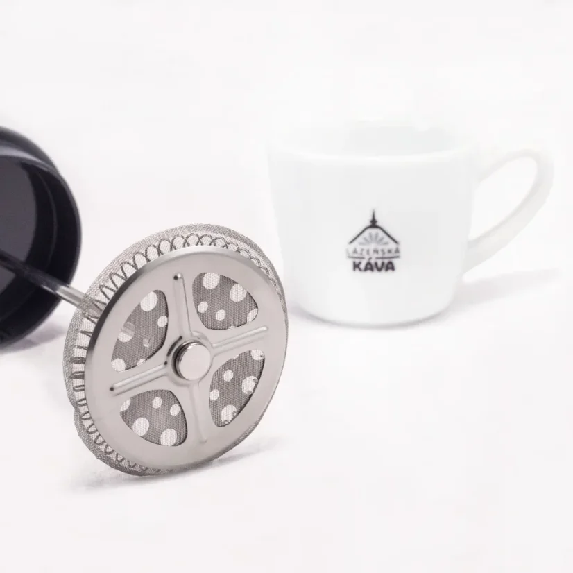 French press Bialetti Smart v čiernej farbe s objemom 350 ml a praktickým piestom.