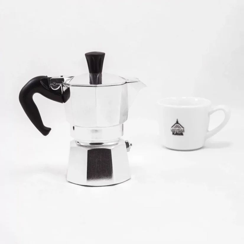 Cafetière Bialetti Moka Express pour une seule tasse, adaptée pour les plaques à induction en vitrocéramique.