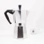 Klasszikus aluminimum Moka kanna Bialetti Moka Express 9 csésze kapacitással, ideális a sűrű és aromás kávéital elkészítéséhez.