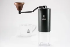 Mlynček Timemore Chestnut G1 s dvoma guľôčkovými ložiskami.
